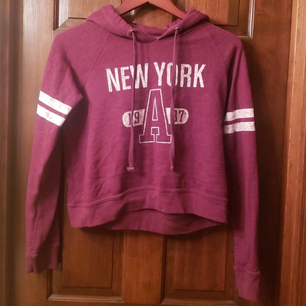 Aéropostale cropped sweatshirt